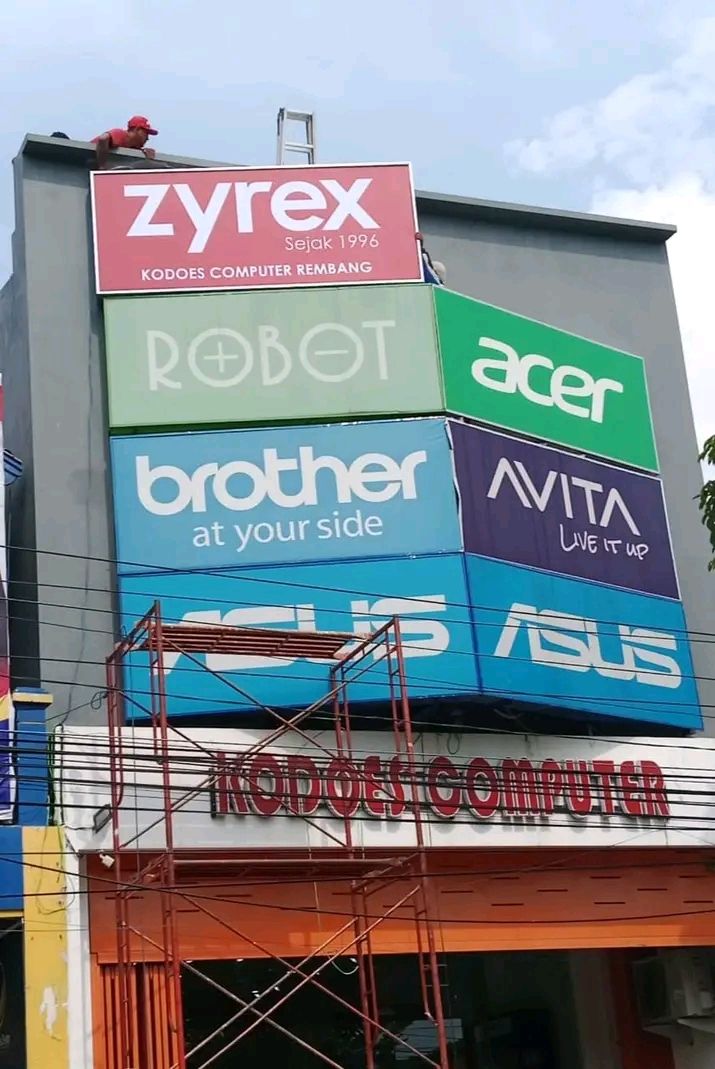 Huruf Timbul Akrilik Outdoor